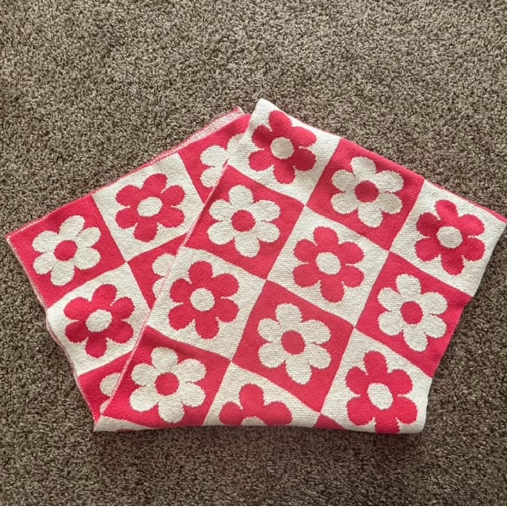 Pink table runner